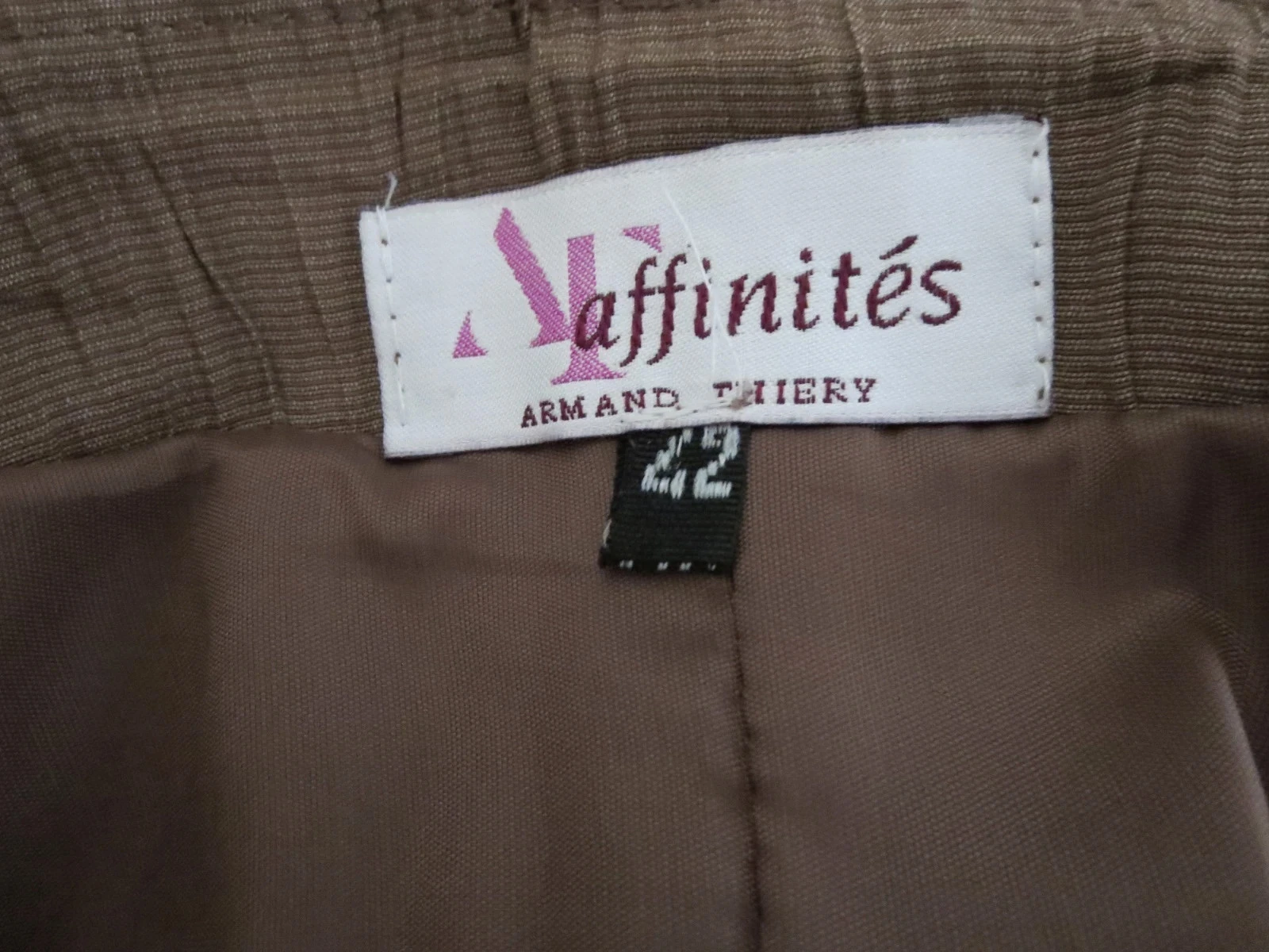 Ensemble bohème chic Armand Thiery Affinités – Jupe T.42 & Veste T.4 – photo 6